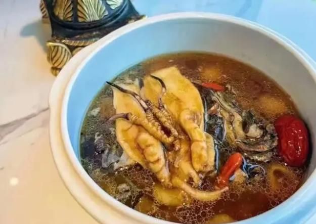 冬蟲夏草和哪些食材可以一起煲湯？