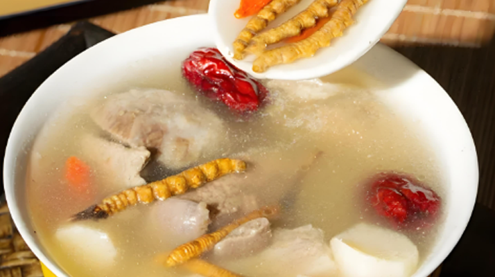 吃鮮冬蟲(chóng)夏草會(huì)臉過(guò)敏嗎？